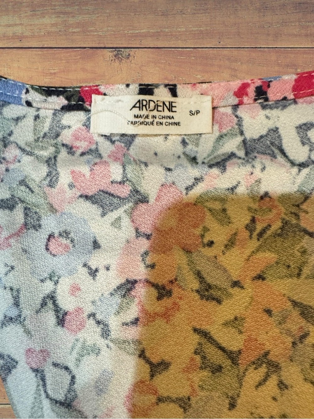 Ardene NWT Pink & Blue Ditsy Floral V-Neck Babydoll Mini Dress Size Small 🌺 - Picture 2 of 14